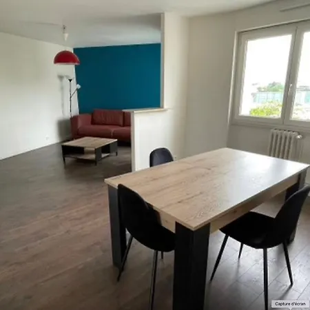 Appartamento Bright Apartment With Balcony Nantes